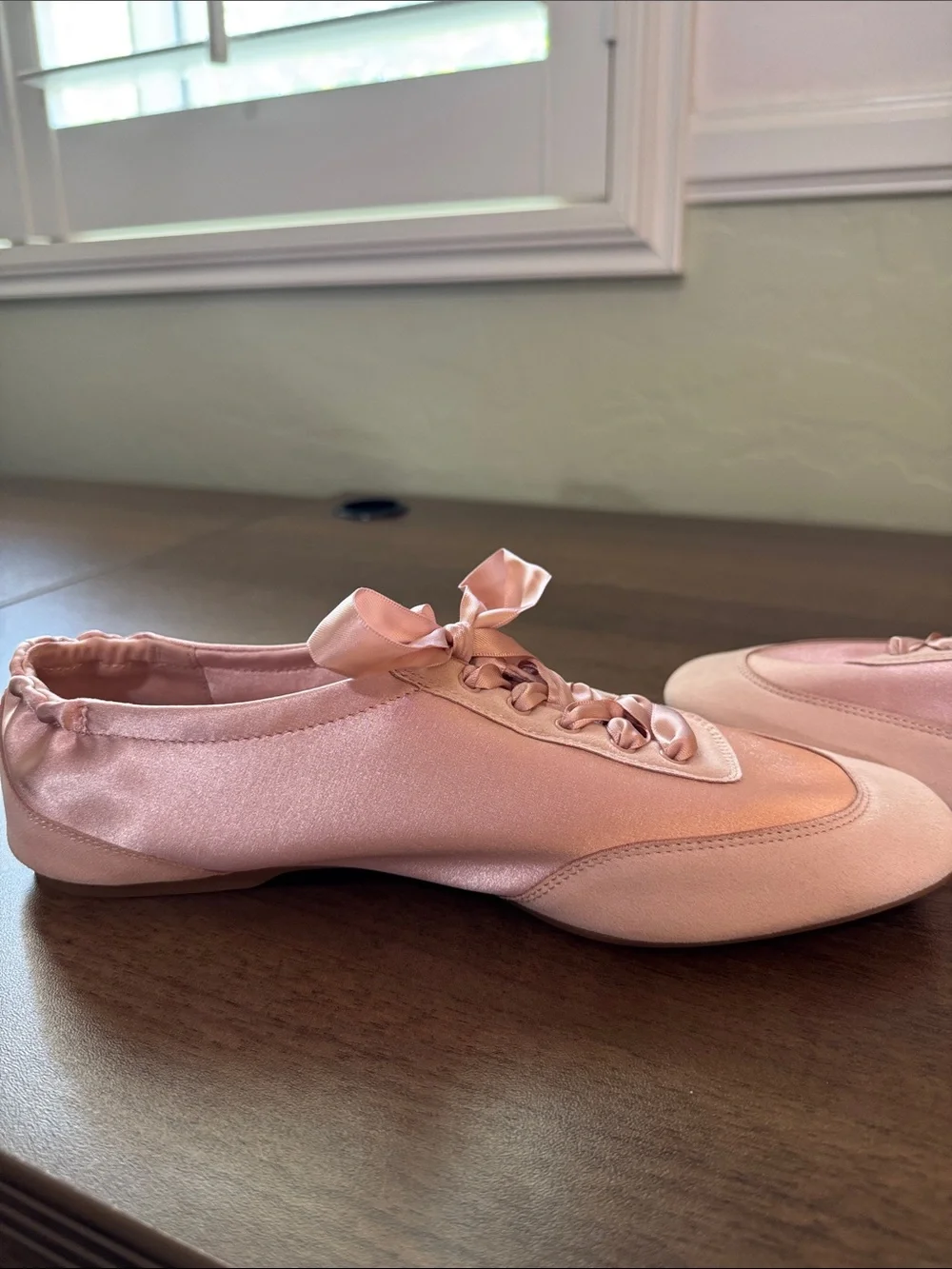 Vivaia Sz. 39.5 Square-Toe Lace-Up Satin Sneakerina (Cristina)